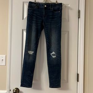White House Black Market The skinny jeans size 4 Medium wash.